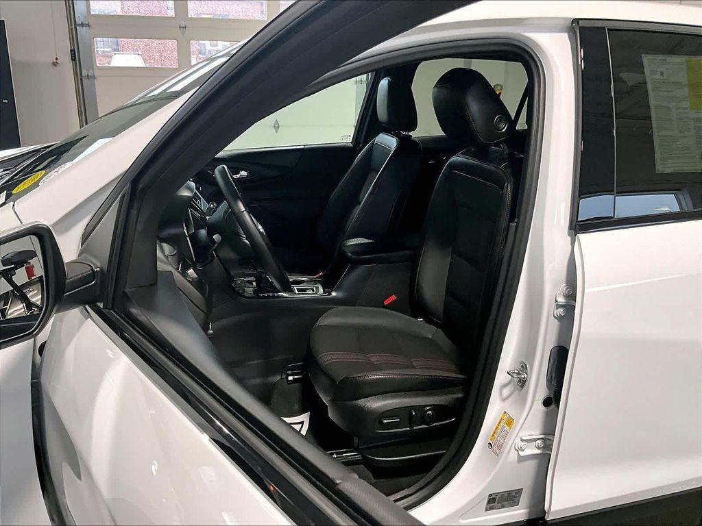 used 2024 Chevrolet Equinox car, priced at $25,850