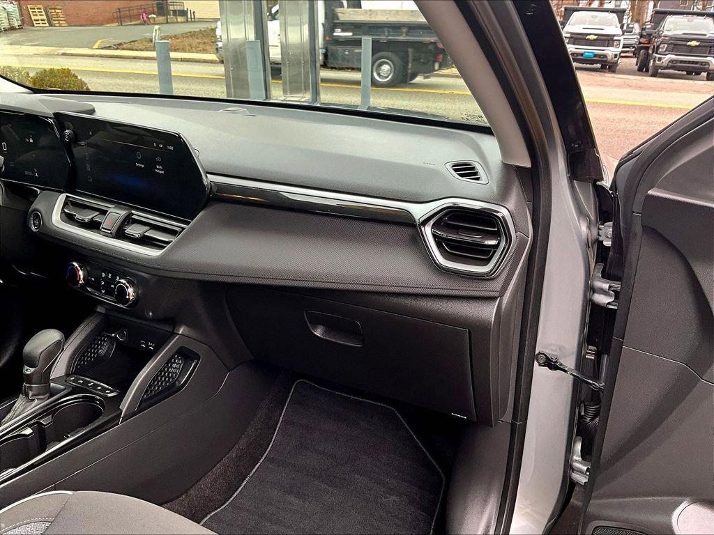 used 2024 Chevrolet TrailBlazer car, priced at $20,033