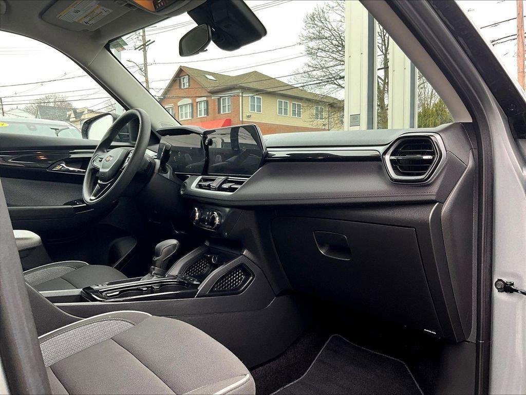 used 2024 Chevrolet TrailBlazer car, priced at $20,033