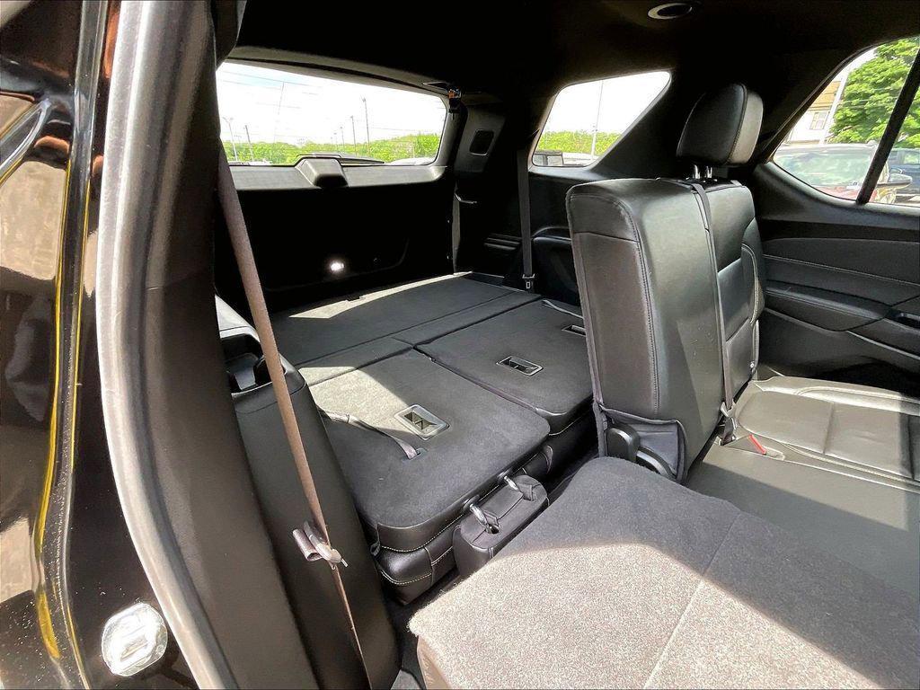 used 2023 Chevrolet Traverse car, priced at $31,052