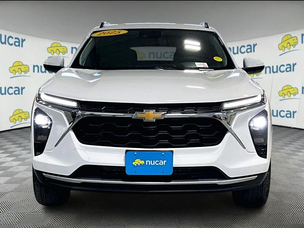 used 2025 Chevrolet Trax car, priced at $20,977