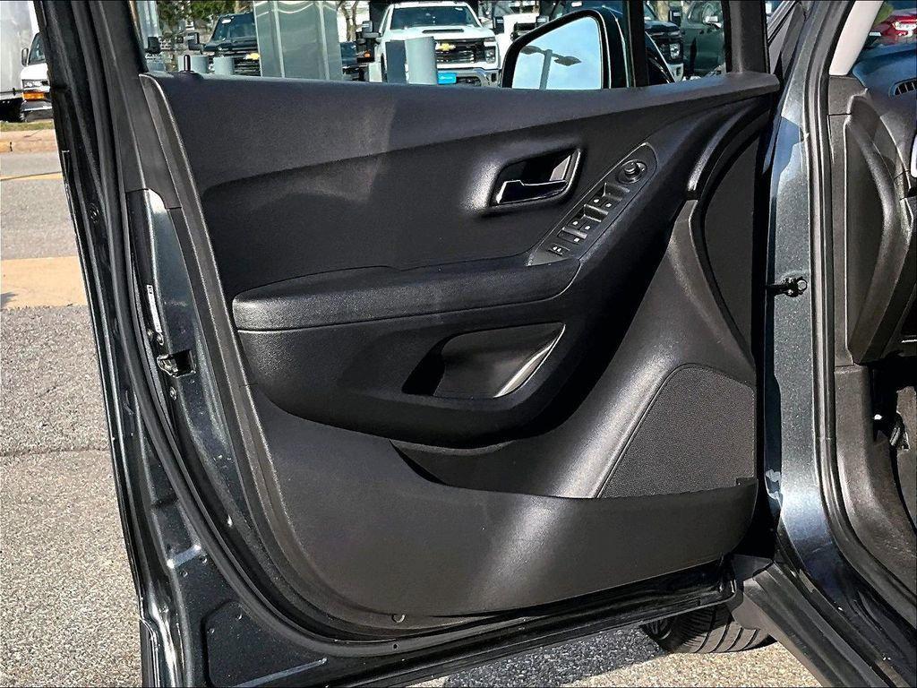 used 2020 Chevrolet Trax car, priced at $15,027