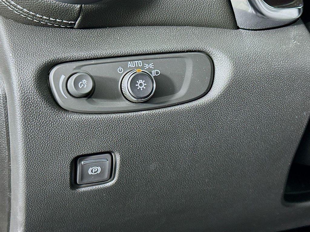 new 2025 Chevrolet Blazer car, priced at $36,370