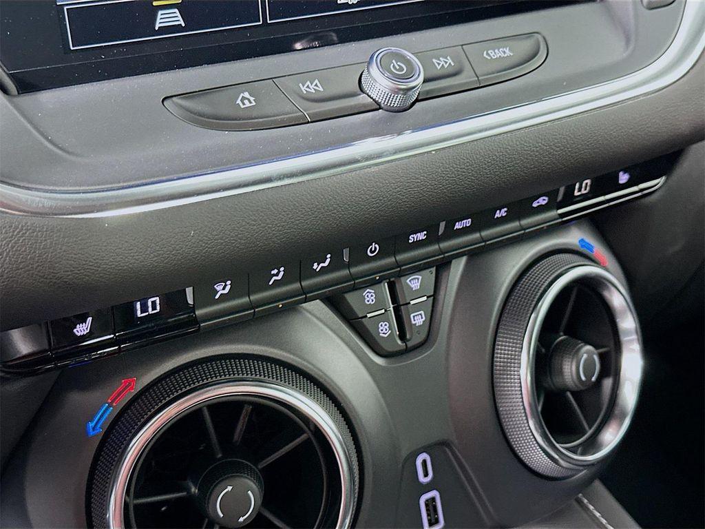 new 2025 Chevrolet Blazer car, priced at $35,918