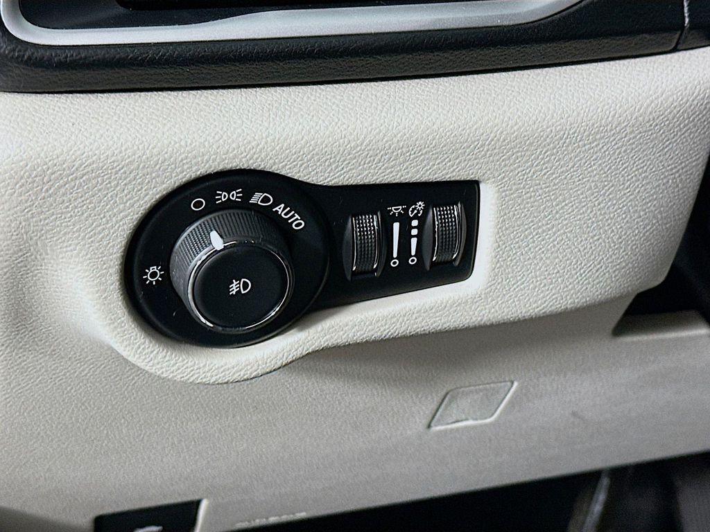 used 2019 Chrysler Pacifica car, priced at $14,994