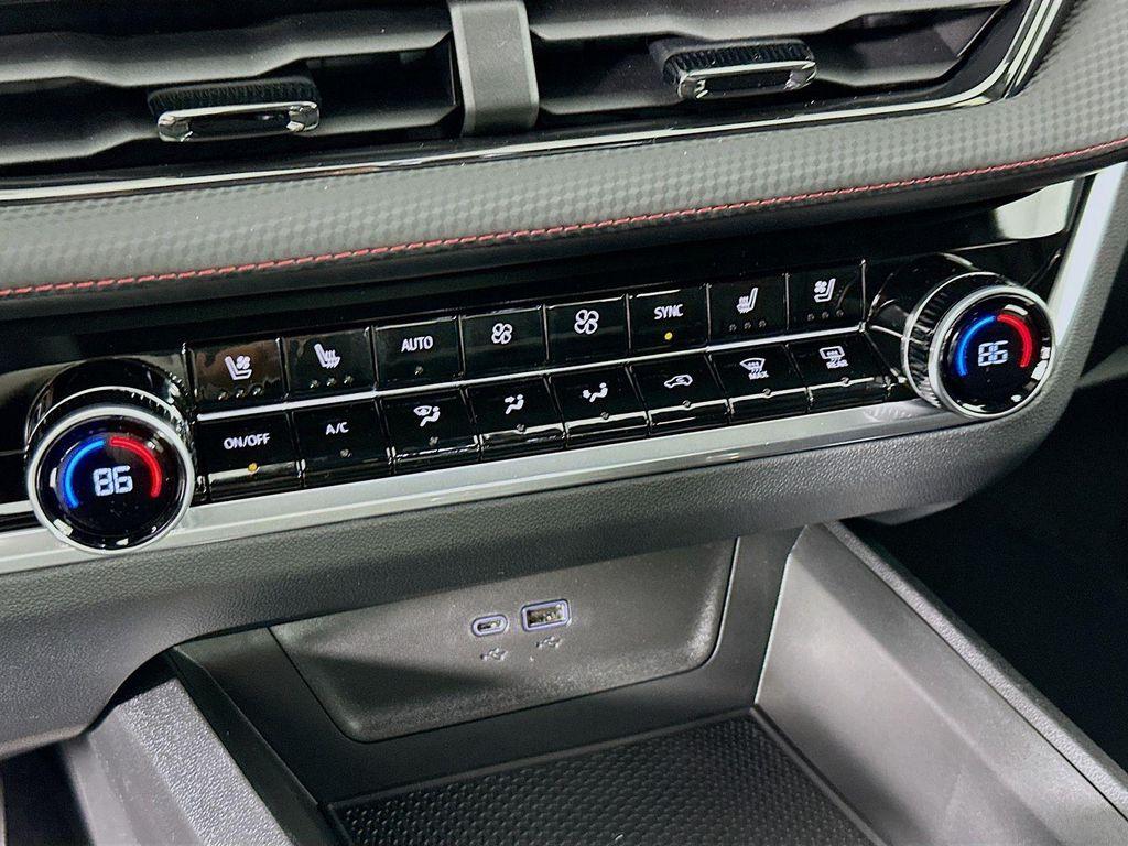 new 2026 Chevrolet Equinox car, priced at $34,297