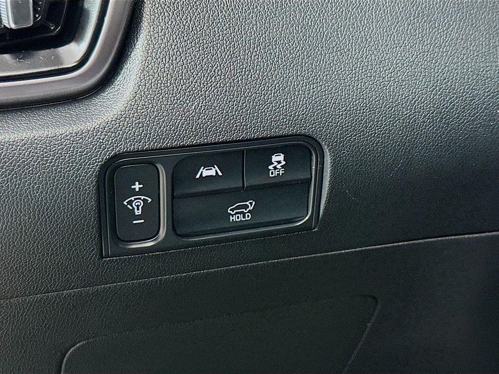 used 2023 Kia Sorento Hybrid car, priced at $31,090