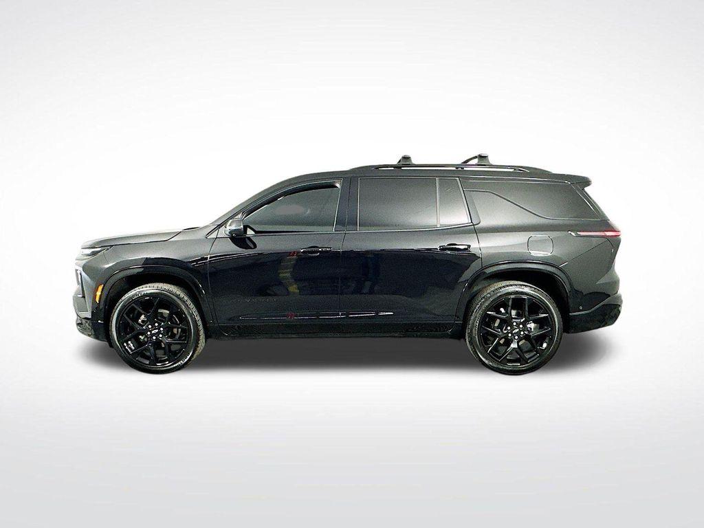 used 2025 Chevrolet Traverse car, priced at $47,628