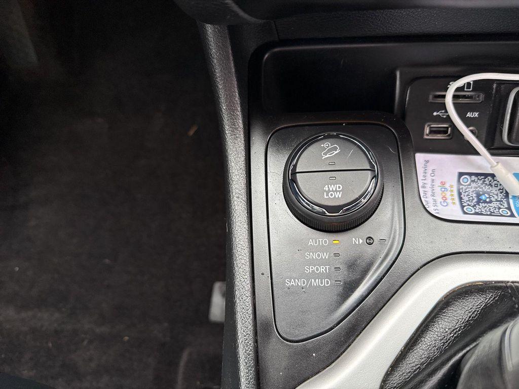 used 2016 Jeep Cherokee car, priced at $15,319