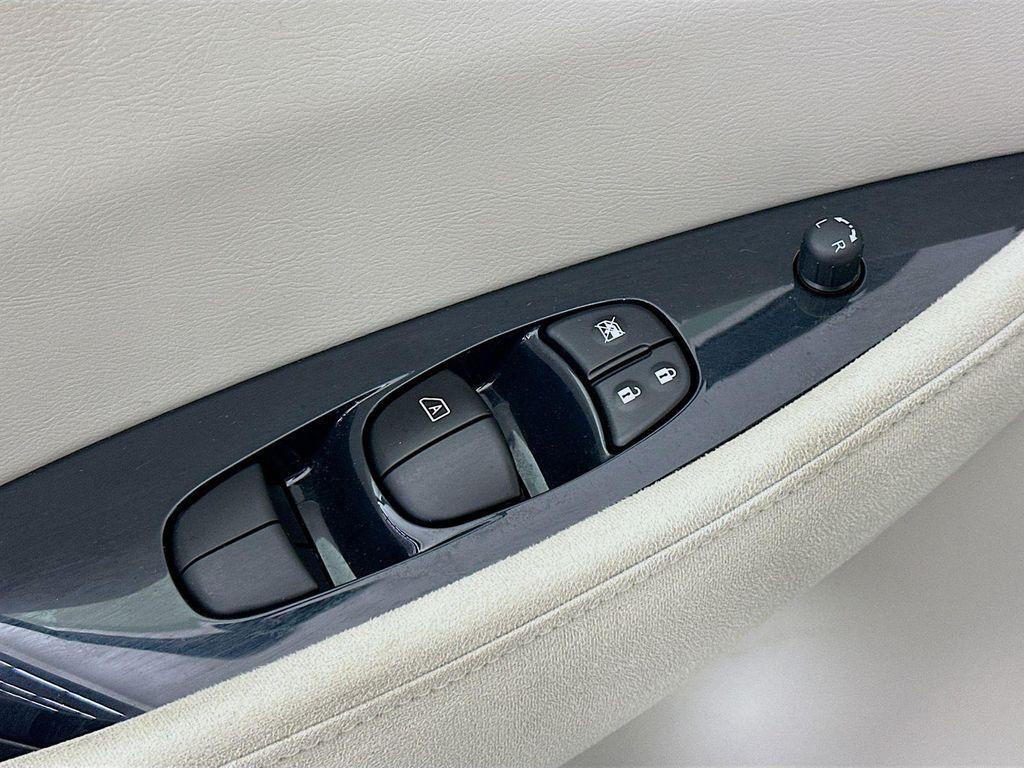 used 2011 Nissan Leaf car, priced at $5,867