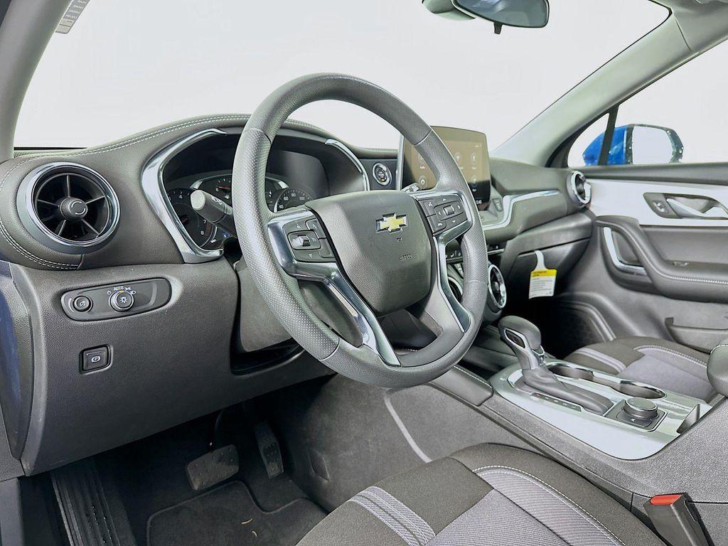 new 2025 Chevrolet Blazer car, priced at $31,247