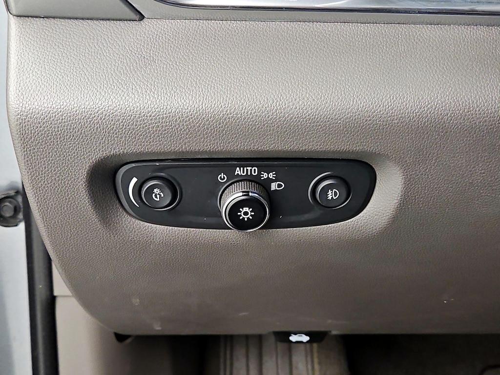 used 2021 Chevrolet Traverse car, priced at $24,998