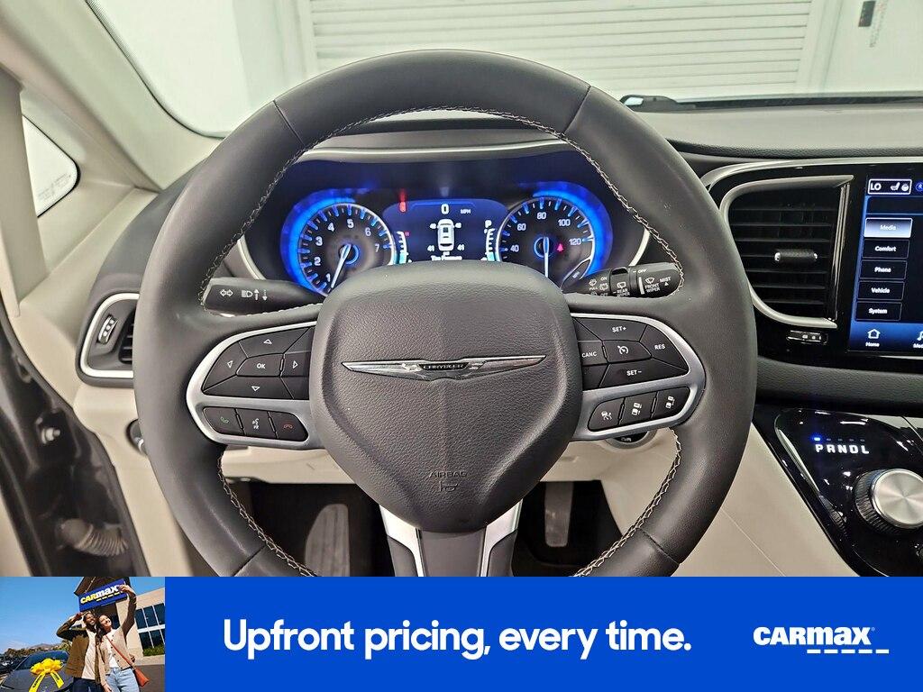 used 2023 Chrysler Pacifica car, priced at $25,998