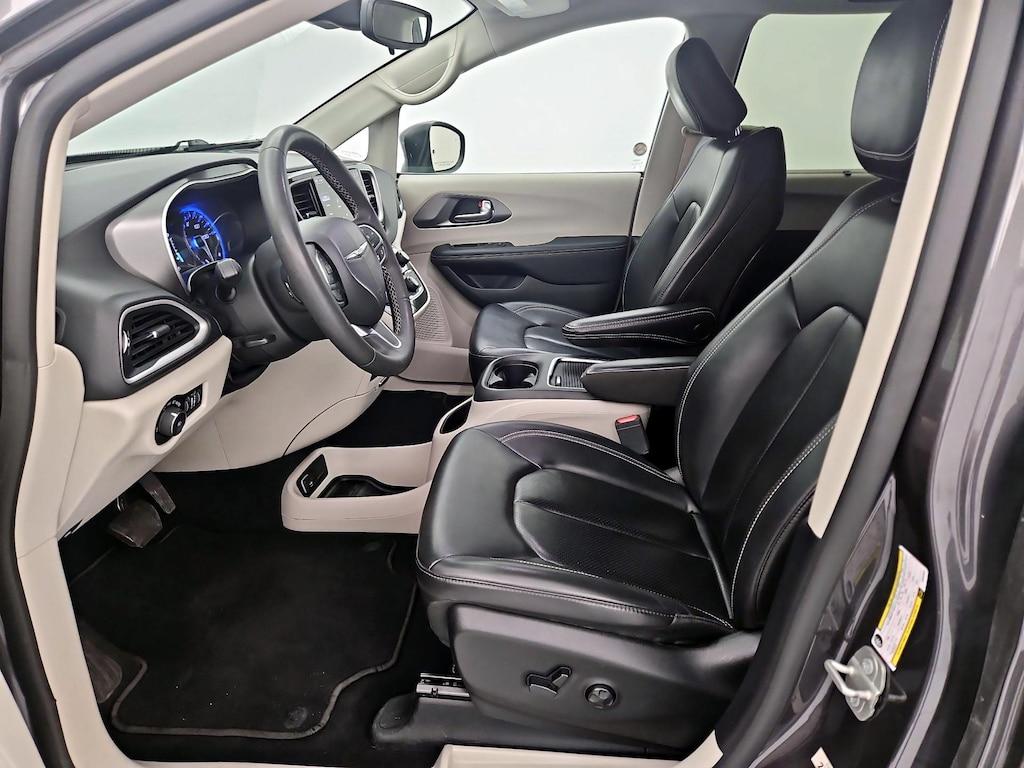 used 2023 Chrysler Pacifica car, priced at $25,998