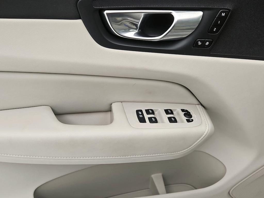 used 2023 Volvo XC60 car, priced at $32,998