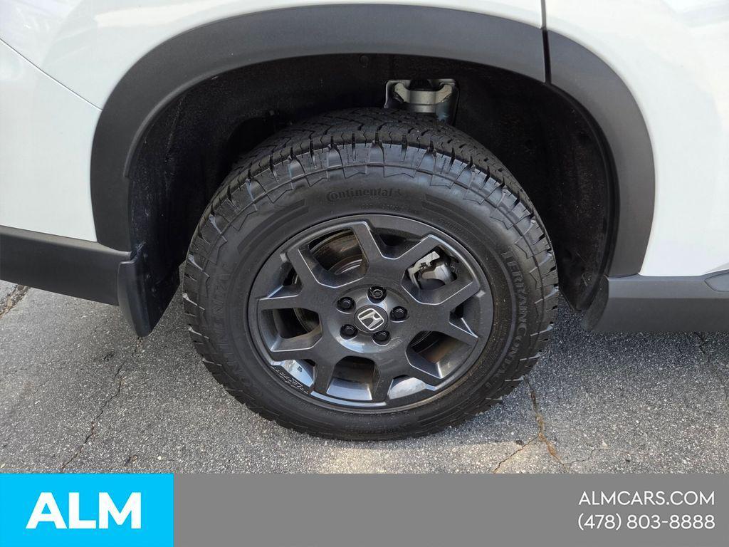 used 2025 Honda Pilot car, priced at $46,664