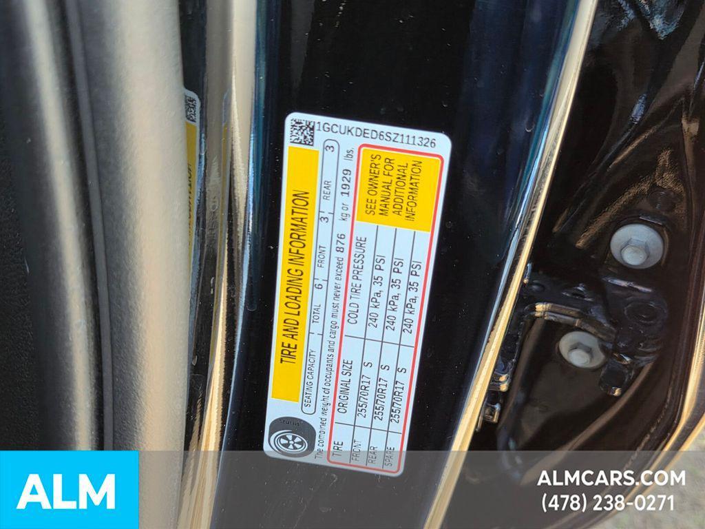 used 2025 Chevrolet Silverado 1500 car, priced at $37,820