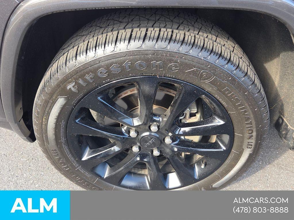 used 2017 Jeep Grand Cherokee car, priced at $18,464