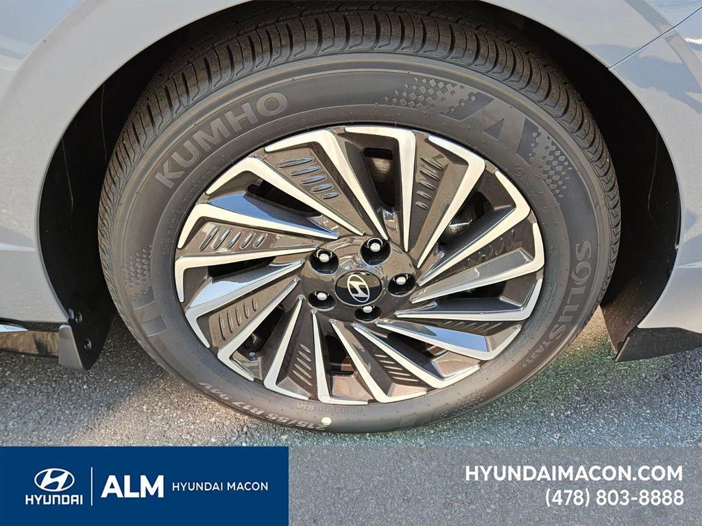 new 2025 Hyundai Sonata Hybrid car, priced at $27,495