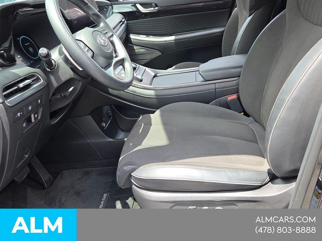 used 2025 Hyundai Palisade car, priced at $41,204