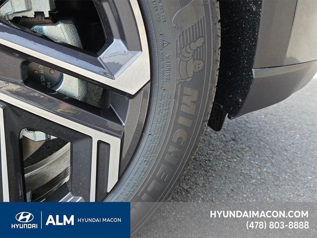 new 2025 Hyundai TUCSON Hybrid car, priced at $37,873