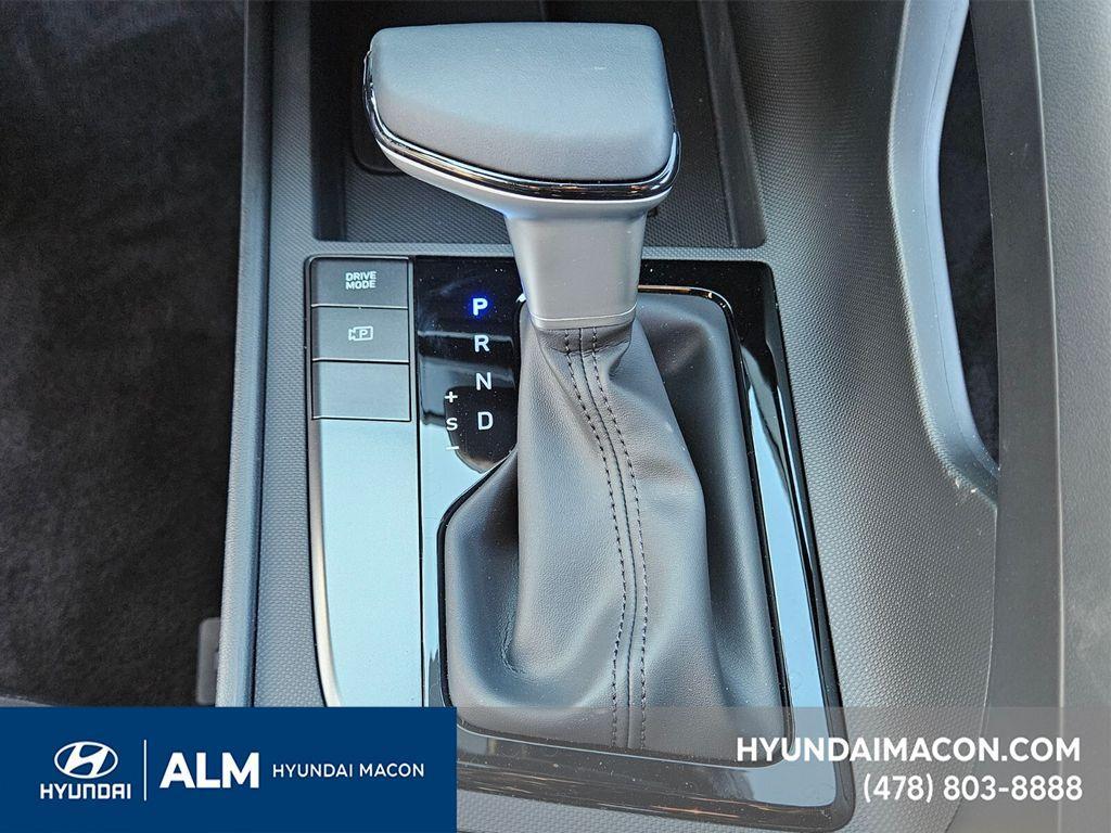 new 2025 Hyundai Elantra car, priced at $23,733