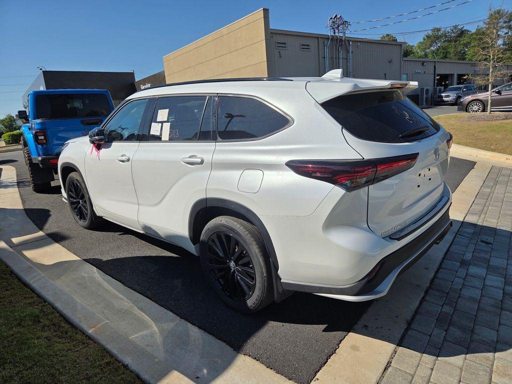 used 2024 Toyota Highlander car, priced at $43,120