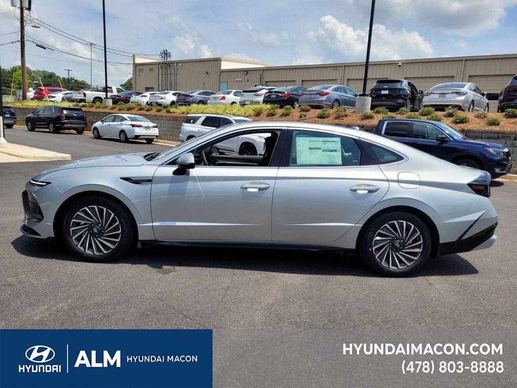new 2025 Hyundai Sonata Hybrid car, priced at $33,245