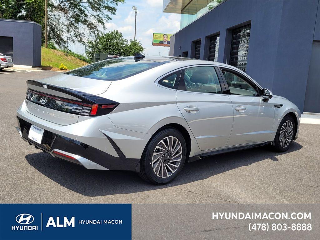 new 2025 Hyundai Sonata Hybrid car, priced at $33,245