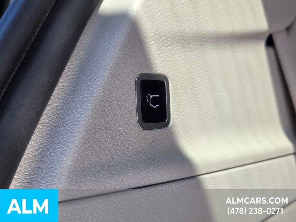 used 2023 Chrysler Pacifica Hybrid car, priced at $22,720