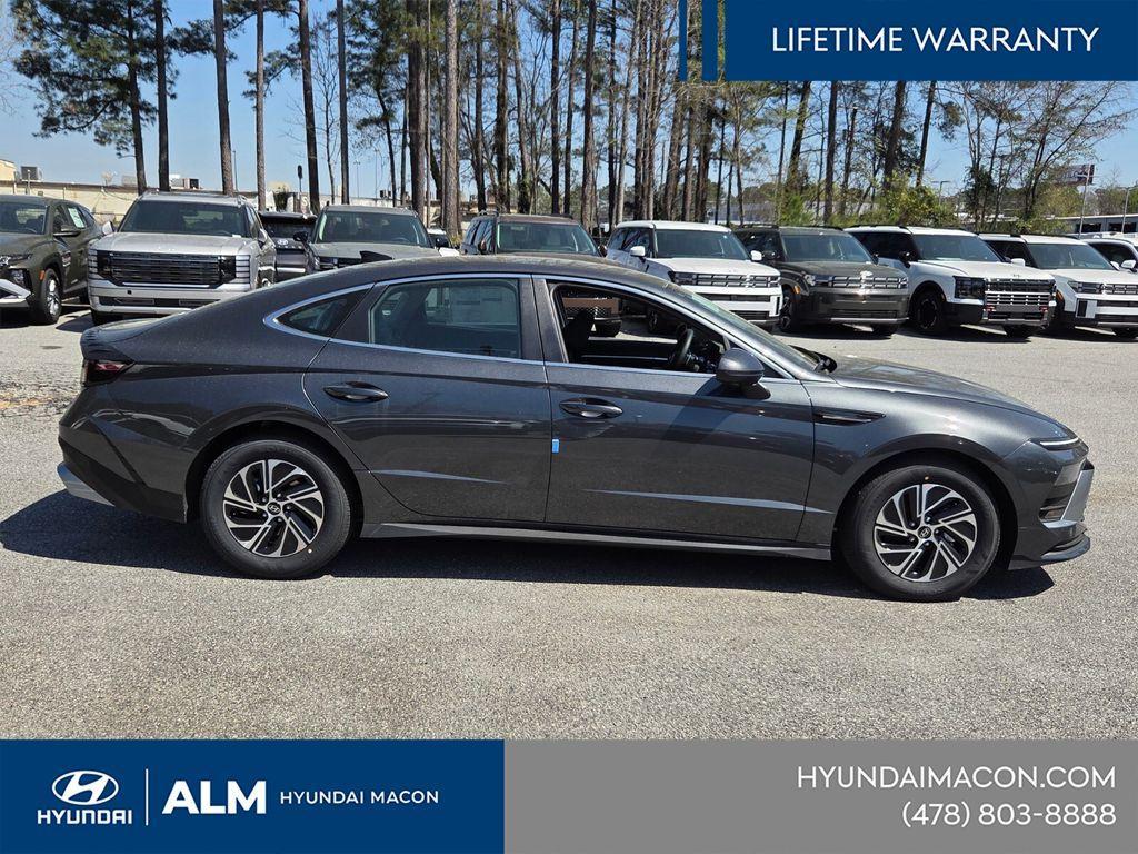 new 2026 Hyundai Sonata Hybrid car, priced at $28,065