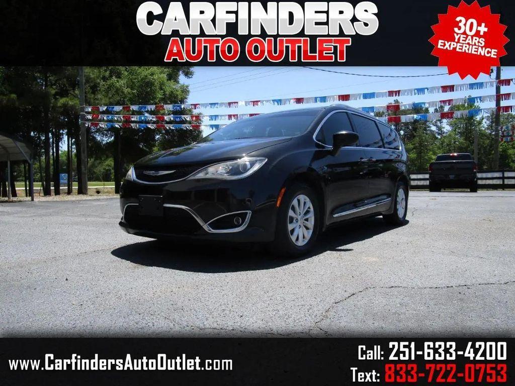 used 2019 Chrysler Pacifica car, priced at $11,500