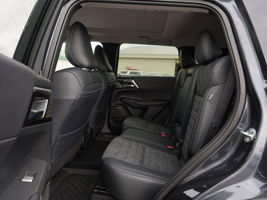 new 2026 Mitsubishi Outlander PHEV car