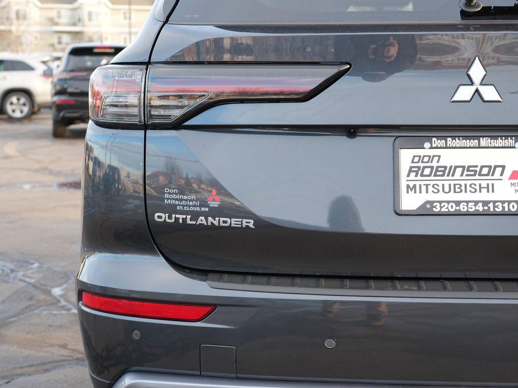 new 2026 Mitsubishi Outlander car, priced at $36,154