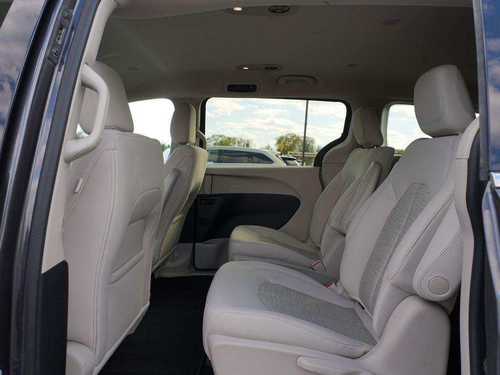used 2017 Chrysler Pacifica Hybrid car, priced at $17,999