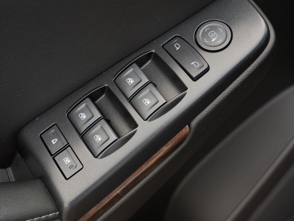 used 2020 Chevrolet Suburban car, priced at $30,999
