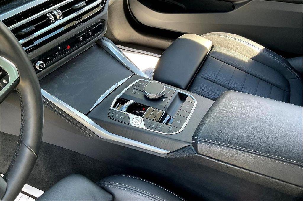 BMW 4 Series view 18