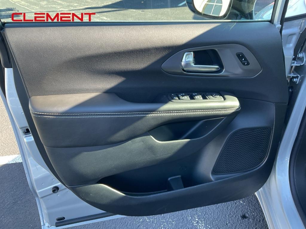 new 2026 Chrysler Pacifica car, priced at $42,860