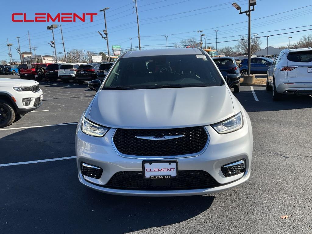 new 2026 Chrysler Pacifica car, priced at $42,860