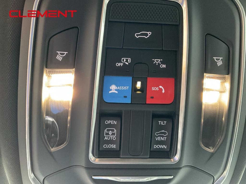 new 2025 Jeep Grand Cherokee car, priced at $42,125