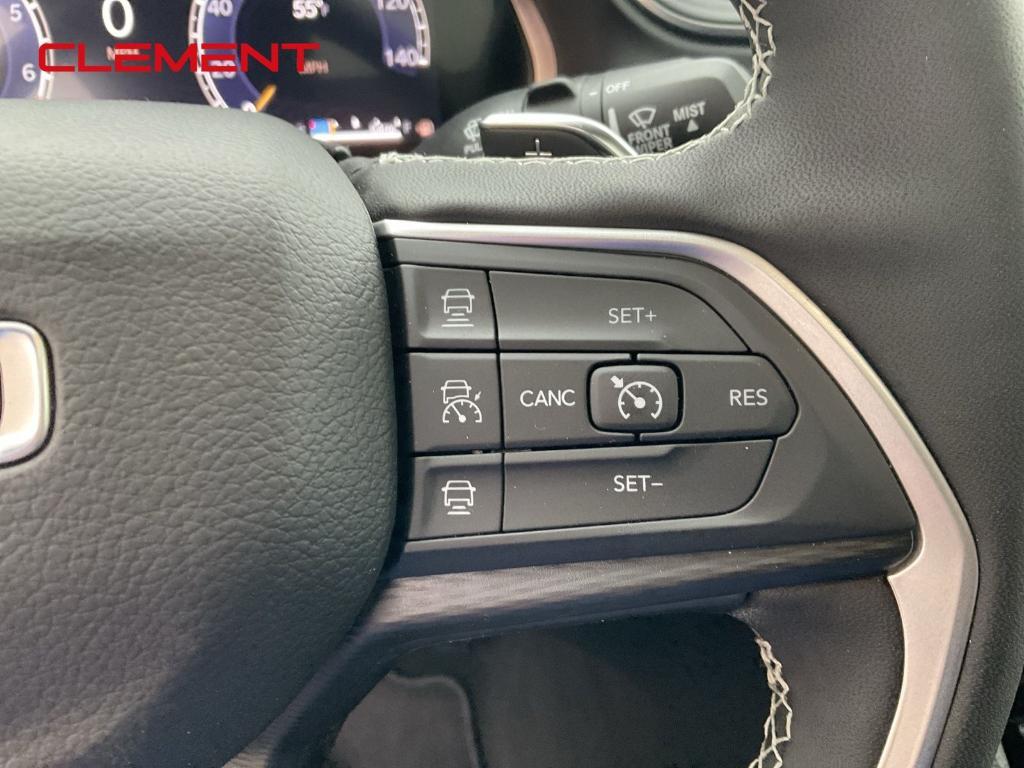 new 2025 Jeep Grand Cherokee car, priced at $42,125