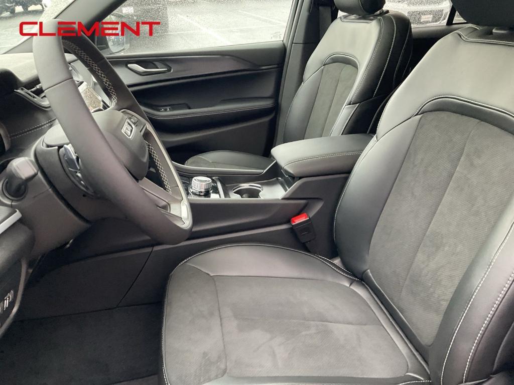 new 2025 Jeep Grand Cherokee car, priced at $42,125