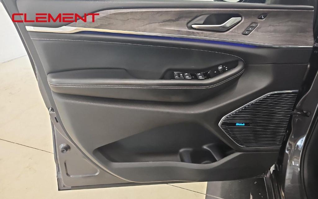 used 2022 Jeep Grand Cherokee L car, priced at $29,200