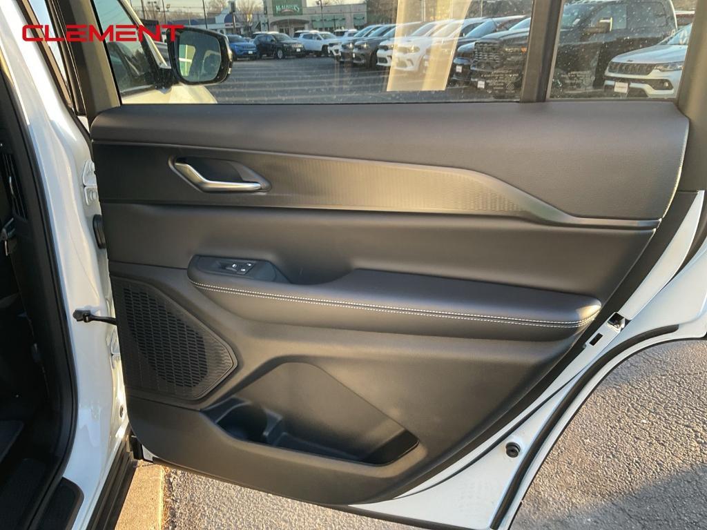 new 2025 Jeep Grand Cherokee L car, priced at $41,127