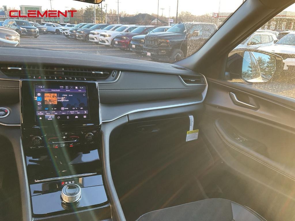 new 2025 Jeep Grand Cherokee L car, priced at $41,127