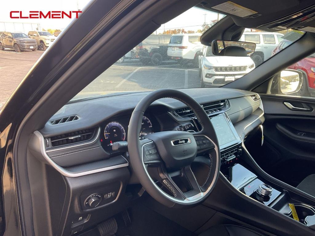 new 2025 Jeep Grand Cherokee L car, priced at $39,663