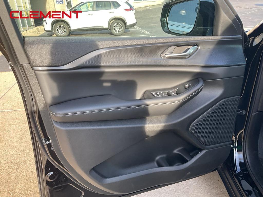 new 2025 Jeep Grand Cherokee L car, priced at $40,875