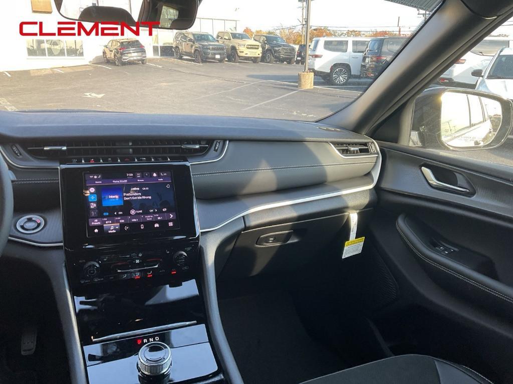 new 2025 Jeep Grand Cherokee L car, priced at $40,875