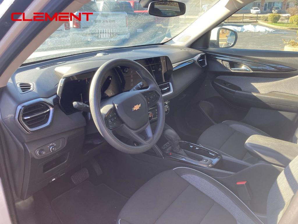 used 2025 Chevrolet Equinox car, priced at $25,600