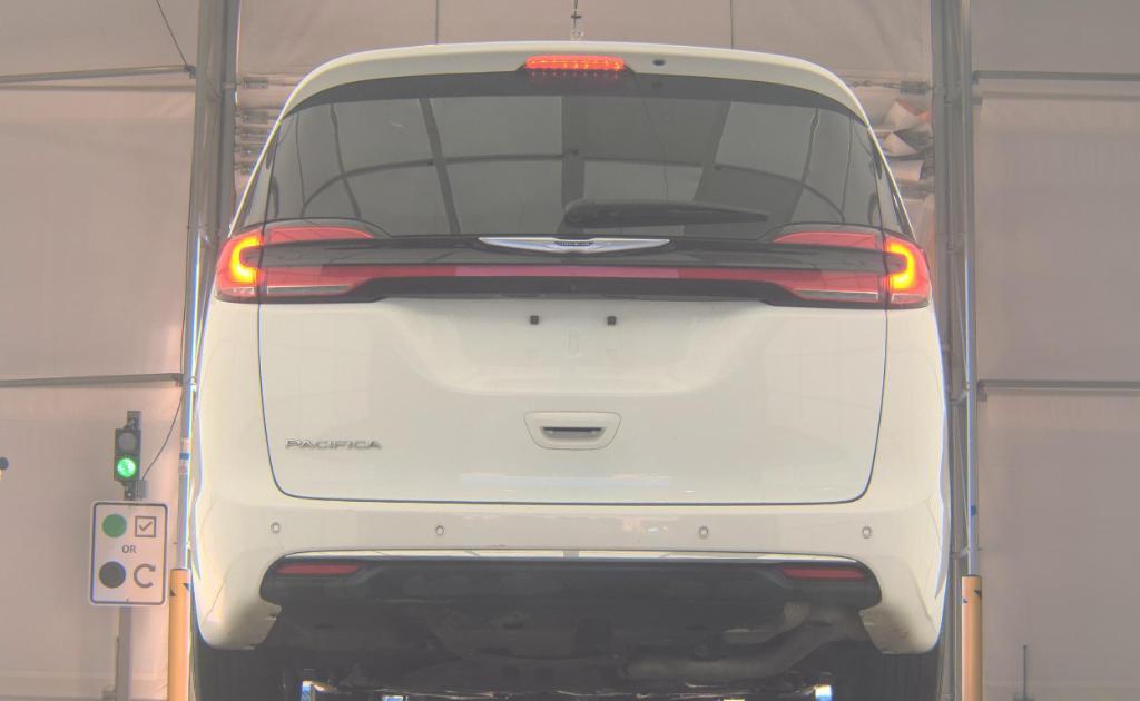 used 2024 Chrysler Pacifica car, priced at $29,000